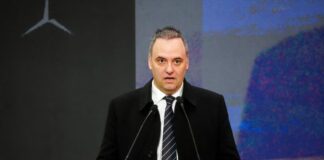 Adorni presentó una declaración jurada rectificativa y su patrimonio supera los $944 millones