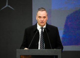 Adorni presentó una declaración jurada rectificativa y su patrimonio supera los $944 millones