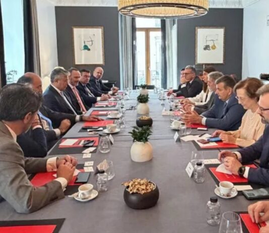 Neuquén busca atraer inversiones españolas en energía, infraestructura y turismo