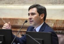 El PRO endureció su postura y amenaza con acompañar una remoción de Manuel Adorni