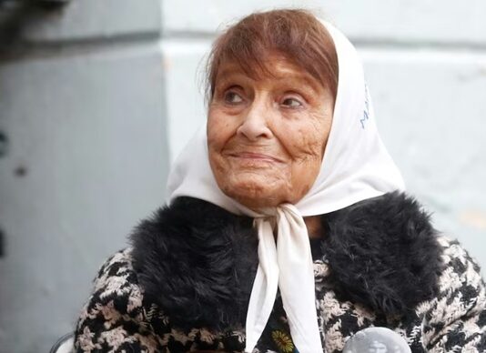 Murió Taty Almeida, histórica referente de Madres de Plaza de Mayo, a los 95 años