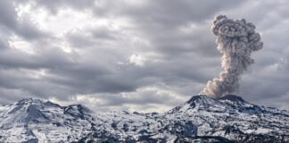 El volcán chileno Nevados de Chillán volvió a registrar actividad y sigue bajo alerta amarilla