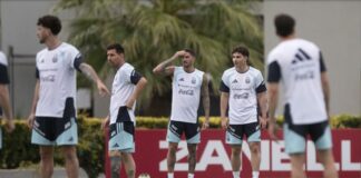 Argentina-Inglaterra: Scaloni analiza una línea de cinco y De Paul podría ser suplente