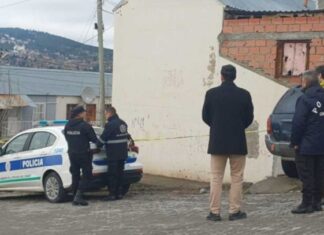 Esquel: una mujer fue arrestada acusada de asesinar a su pareja con un cuchillo