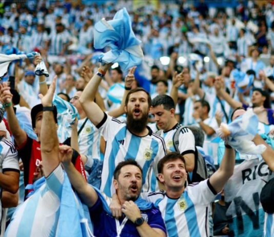 Estiman que los argentinos que viajaron a la final del Mundial gastaron US$58 millones Un informe privado estimó que entre 3.000 y 5.900 argentinos viajaron exclusivamente para el partido decisivo entre la Selección y España en Nueva York.
