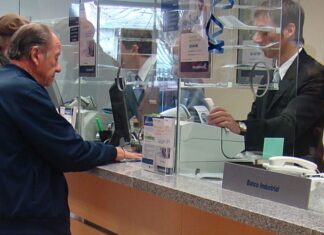 Los bancarios recibieron un nuevo aumento y el salario inicial superó los $2,5 millones
