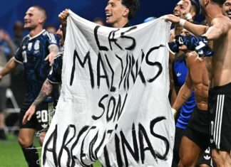 La bandera de «Las Malvinas son Argentinas» tendrá un lugar permanente en el Museo del Deporte