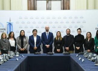Diputados buscan que León XIV participe de una sesión especial en el Congreso