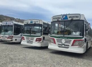 Exchoferes de Patagonia Argentina mantienen el reclamo: “No vamos a parar hasta cobrar el último centavo”