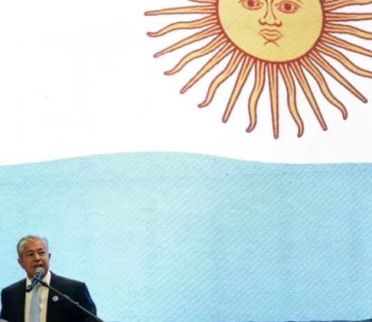 Figueroa lleva a Washington y Houston la agenda de inversiones, energía e infraestructura de Neuquén