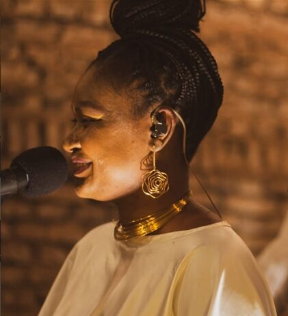 Loy Joseph presentó «Amar», una canción que transforma la resiliencia en música
