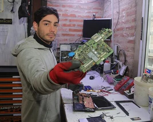 Una cooperativa neuquina ya recuperó más de 70 toneladas de residuos electrónicos y proyecta crecer en la Patagonia