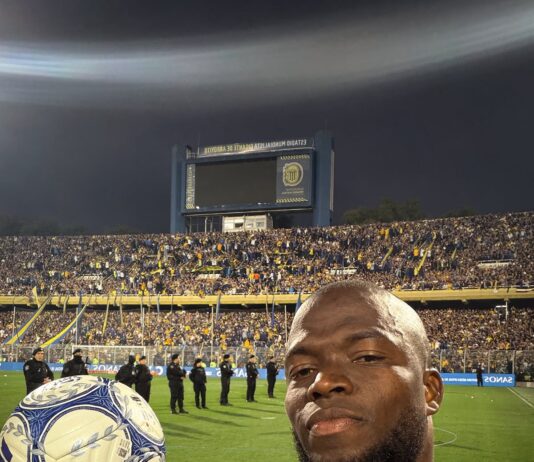 Boca dio vuelta un 2-0 ante Racing con tres goles de Enner Valencia y avanzó a semifinales
