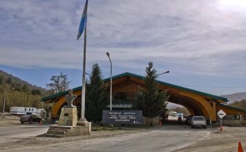 Cambia la circulación en dos pasos fronterizos de Neuquén por un vuelco y obras viales