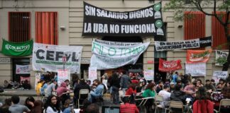 Los docentes universitarios rechazaron la oferta salarial y convocaron a un paro nacional