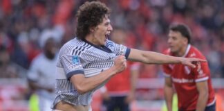 Boca venció a Independiente sobre el final y quedó líder de la Tabla Anual