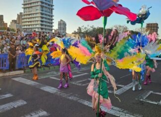 Misiones: La Estudiantina de Posadas vuelve a la Costanera con su tercera noche de calle