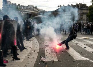 Francia bajo tensión: una masiva protesta estudiantil dejó graves incidentes y abrió una polémica por la represión policial