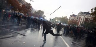 Francia: masivas protestas por el costo de vida y casi mil detenidos