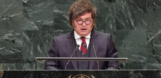 Milei en París: “Si reelegimos, 2028 será el mejor año económico de la historia”
