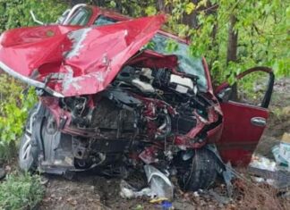 La lluvia volvió a complicar la Ruta 22: una camioneta volcó y dos personas resultaron heridas