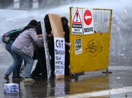El Gobierno repudió los incidentes en el Congreso: “Quieren imponer el caos”